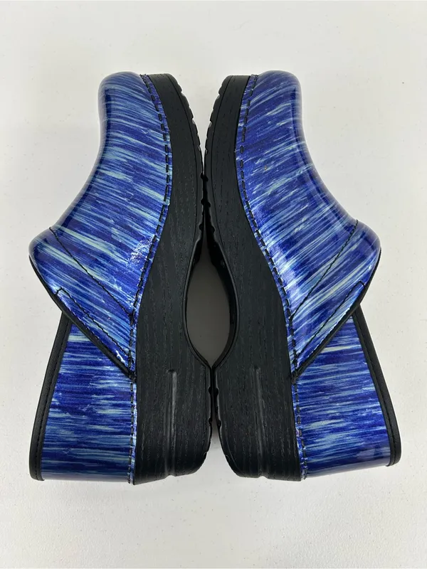 Dansko Professional Patent Blue Water Clogs Size 40 or US 9.5-10 - Image 2