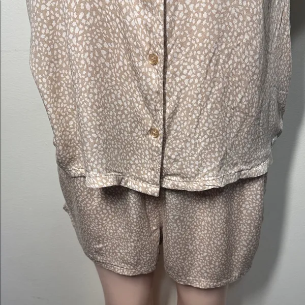 BearPaw 2 piece pajama set button up shorts woman size XL - Image 4