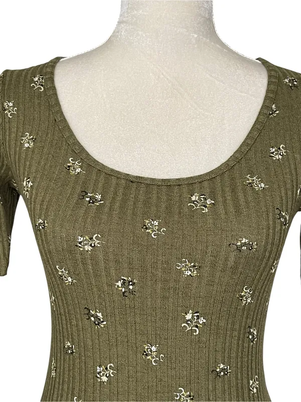 Old Navy Fitted Floral Top Women Size XS Elbow Sleeves Rib Knit Green - Image 2