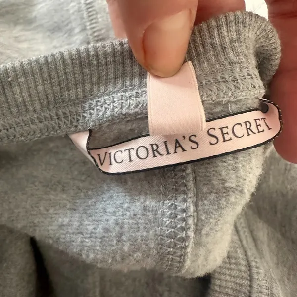 Victoria's Secret Size‎ Large Sweatshirt Sequin Bling Pullover Gray Spell Out - Image 5