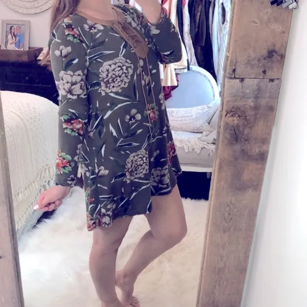 Entro floral dress size small - Image 2
