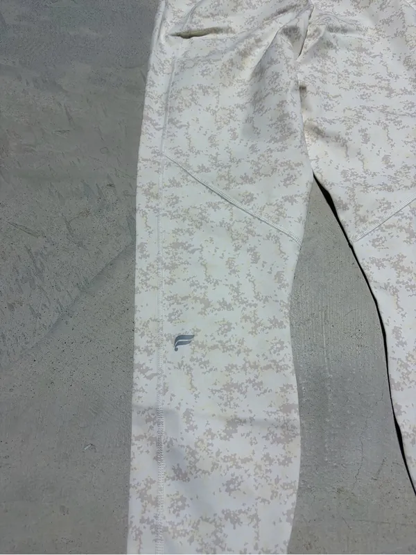 Fabletics NWT Define high-waisted soft white 7/8 leggings large MSRP$70 - Image 10