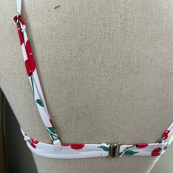 NWOT Cherry bikini White Size L - Image 5