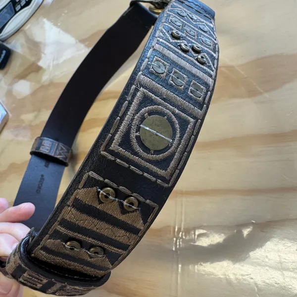 Chicos Brown Leather Tribal Embroidered Belt Brass Hook Buckle Size S/M Bohemian - Image 4