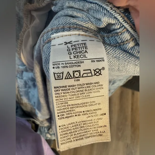 Old Navy Distressed Denim Jacket - Image 7