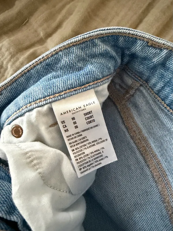 American Eagle Mom Jeans - Image 3