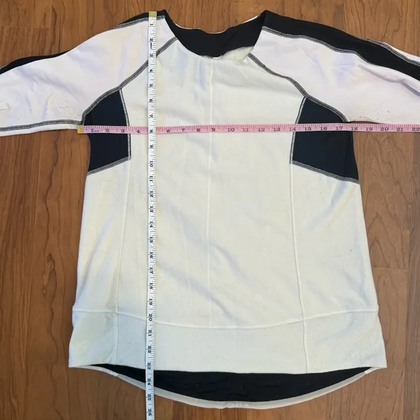 LULULEMON Run: Bold In The Cold Long‎ Sleeve Polar Cream / Black Sz 6 - Image 6