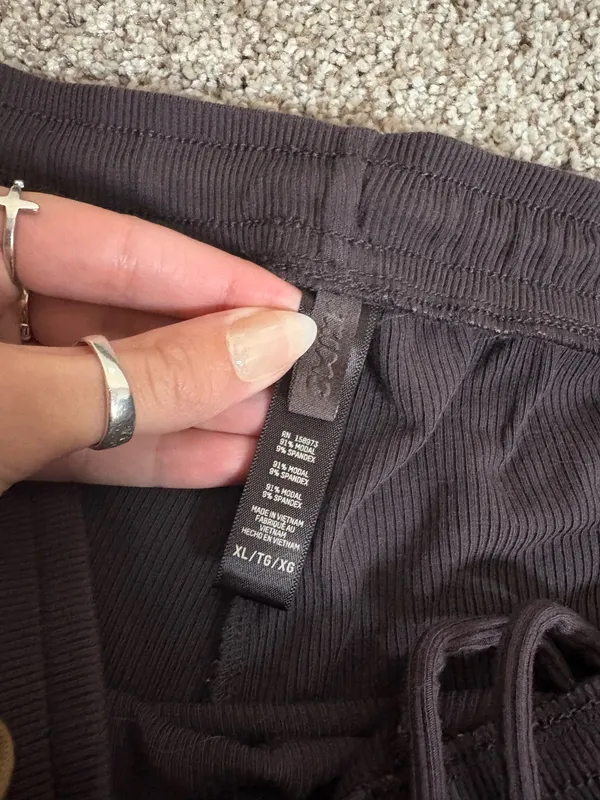 SKIMS Sweat Shorts - Image 4
