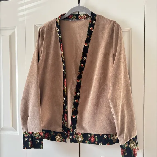 Floral Trim Tan Cardigan - Image 5