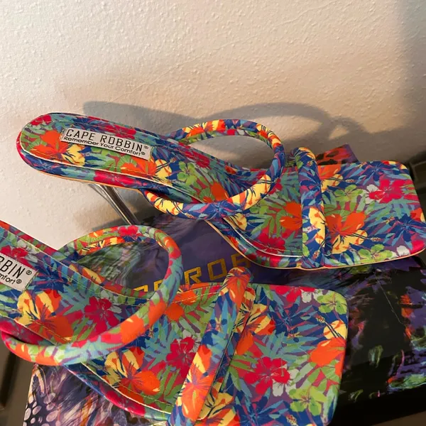 Cape Robbin Colorful Floral Women's Heels - Image 2