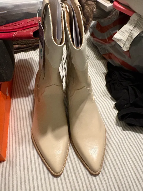 Universal Threads Cowboy Tan Boots - Image 2
