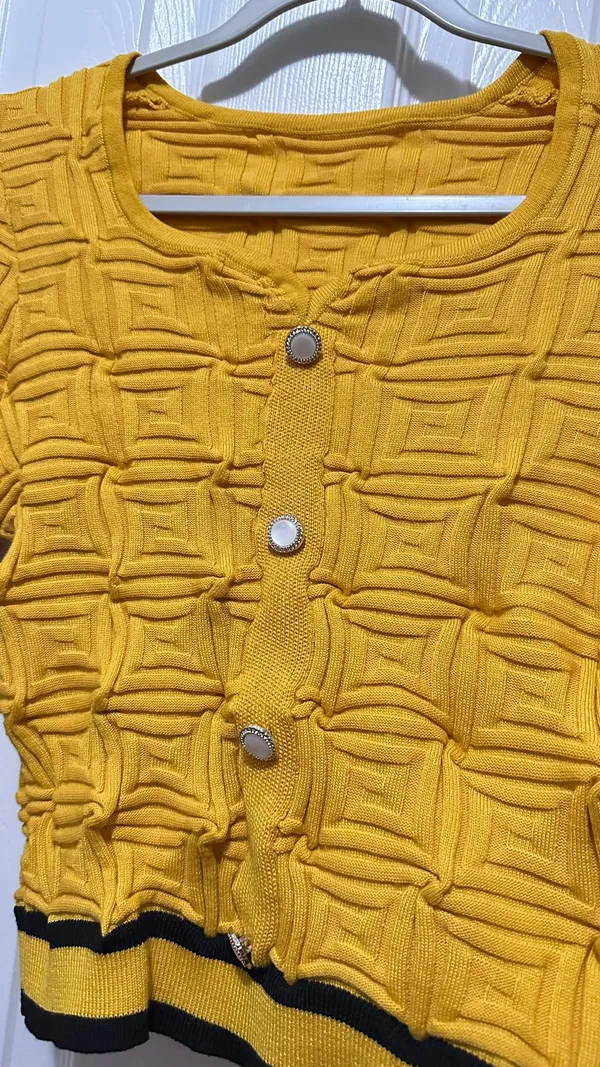 SHEIN Mustard Yellow Textured Cropped Cardigan – Size L - Image 5