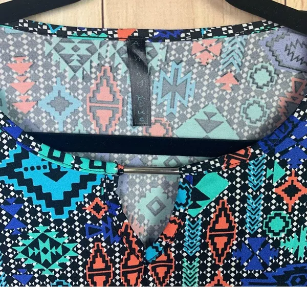 Colorful‎ Geometric Print Women's Top Blue Size L - Image 3