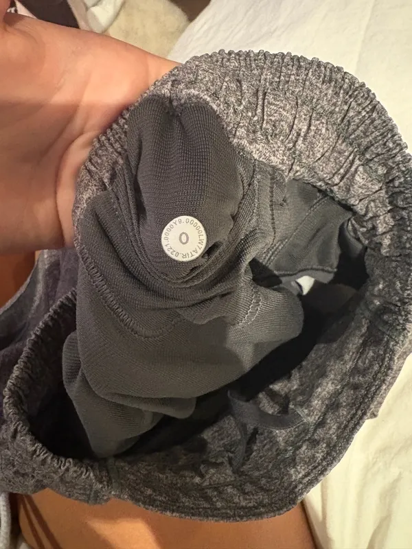 Lululemon Shorts Hotty Hot 2.5" Low-Rise - Image 3