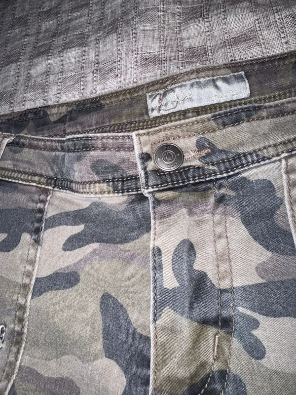 Duplex Y2k / 90s Style Olive Camouflage Bootcut Flare Jeans. Size 8 Petite - Image 3