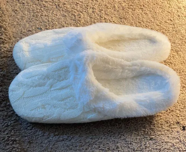 White Slippers Size 9.5 - Image 5