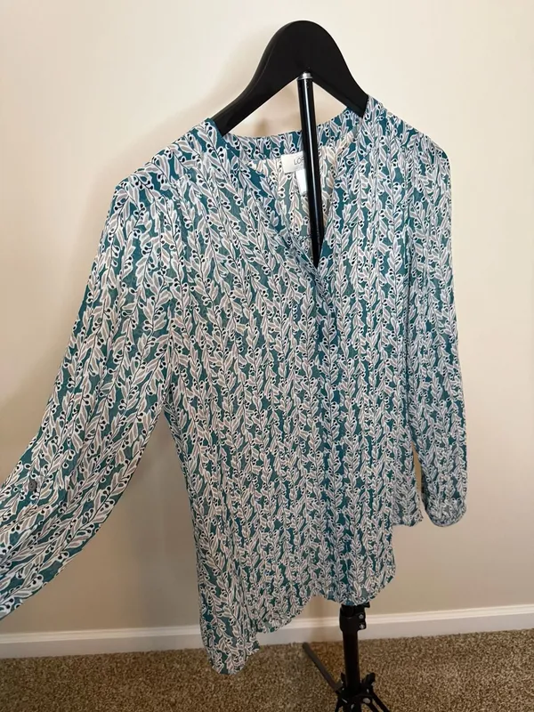 Ann Taylor LOFT Women's Teal Leaf Print Long Sleeve Blouse‎ size S - Image 5