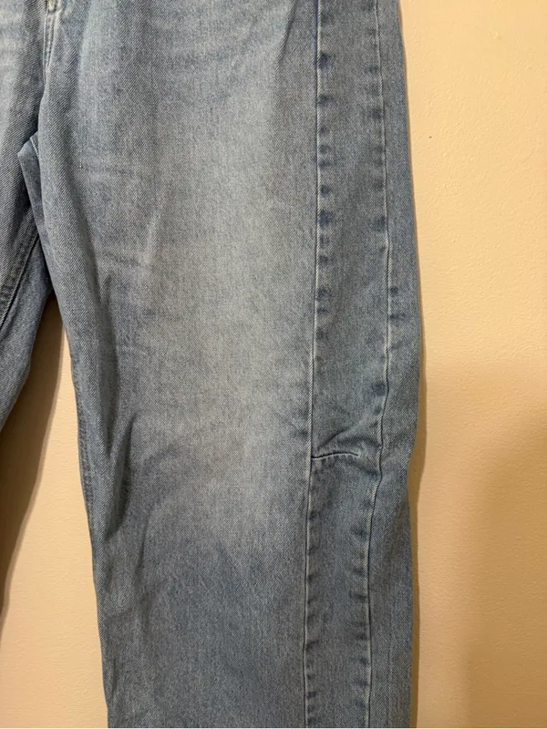 Lucky Brand Barrel Leg Light Wash Jeans - Image 2