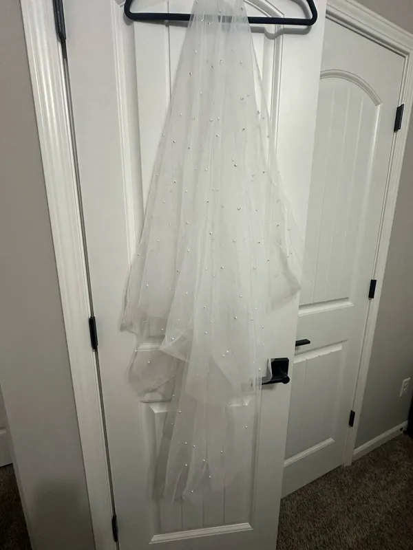 Untamed Petals by Amanda “Jackson Veil” 50” fingertip two tier - Image 5