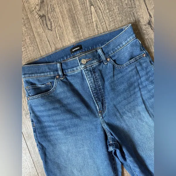 Express Super High Rise Modern Straight Jean- Size 10 - Image 3