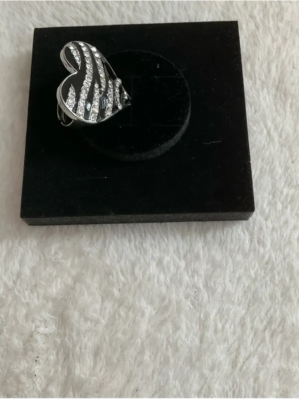 Black Heart Ring with Crystal Zebra Stripes - Image 2