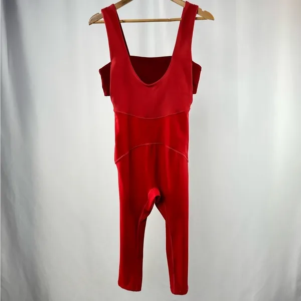 Free People Movement Cut Out Capri Exercise Jumpsuit in Red‎ Size Small - Image 5