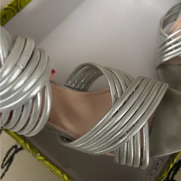 Vintage Gianni Bini silver Strappy Heels for Special Occasions - Image 4