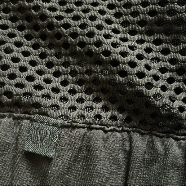 Lululemon mesh on mesh jacket black full zip hooded size 4 - Image 7