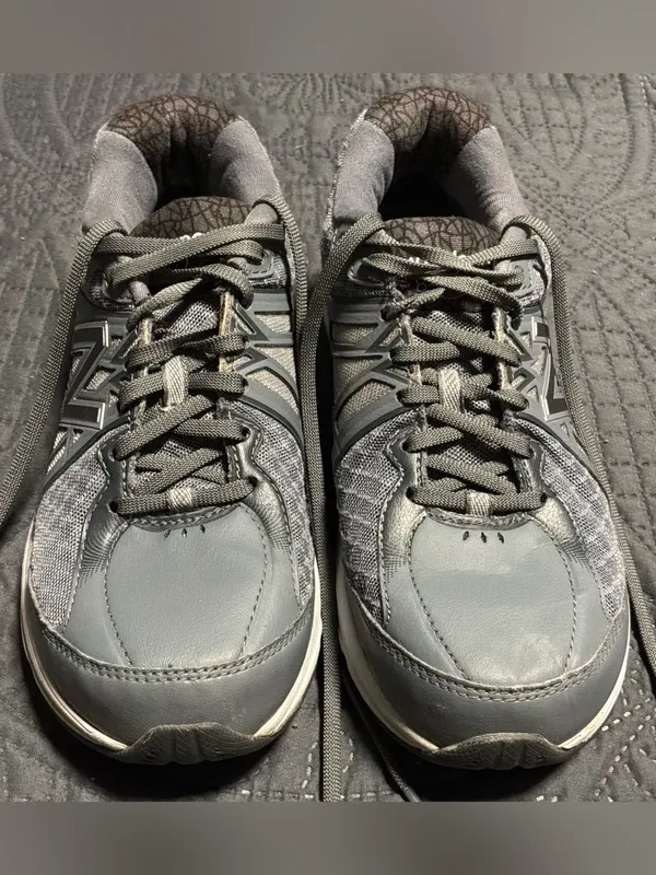 New Balance 847v2 Women's Gray Walking Shoes Size 7.5 US - Image 2