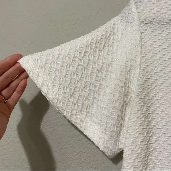 Sunday In Brooklyn White Textured Short Sleeve V Neck Sweater Womens M Top - Image 8