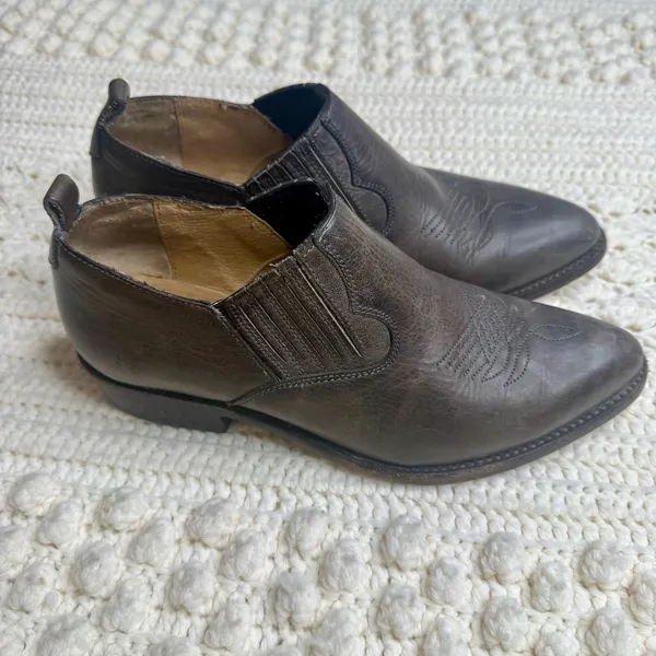 FRYE Women's 9 Billy Western Slip On Boot Shootie Leather Taupe Brown - Image 5