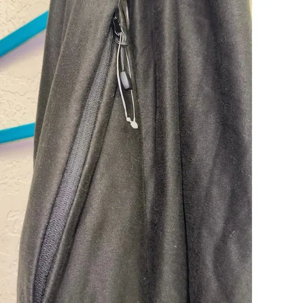 Beyond Yoga Infinity Scarf Black Athleisure Hidden‎ Zip Pocket Travel Stretch - Image 4