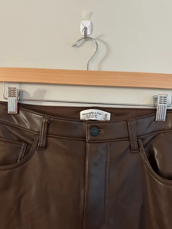 Abercrombie & Fitch The 90s Straight Ultra High Rise Brown Leather - Image 7