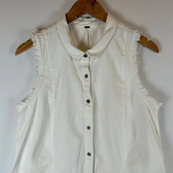 Free People White Sleeveless Button Down Shirt Top Frayed Edges Boho‎ S - Image 4