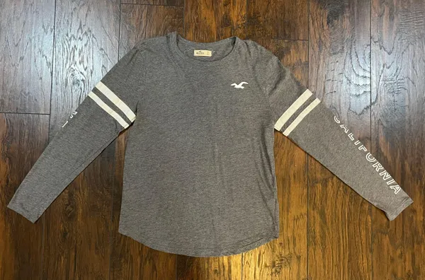 Hollister Long Sleeve - Image 3
