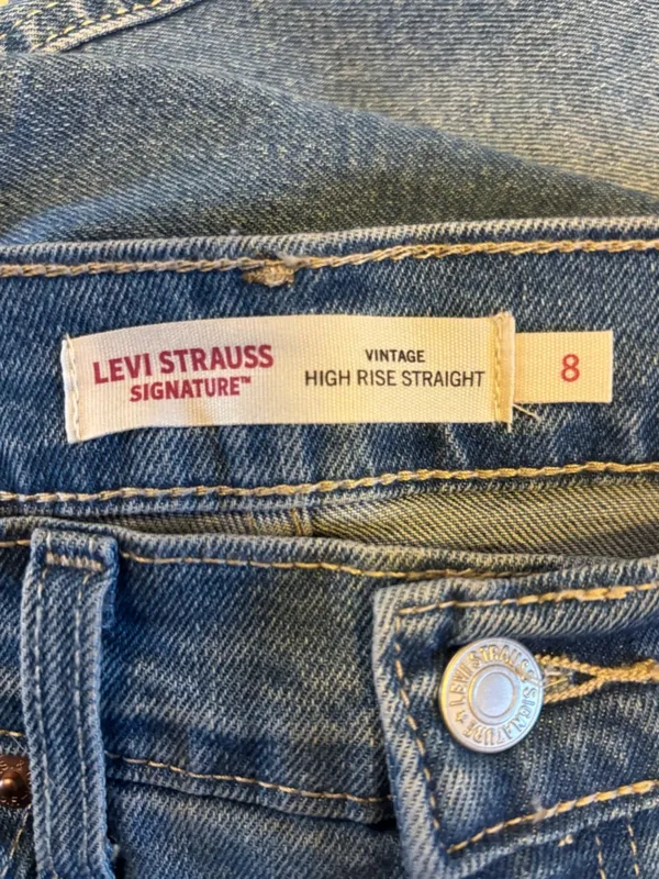 NWT Levi’s women’s Vintage High Rise Straight jeans sz 8 - Image 3