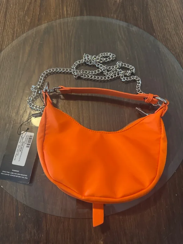 PrettyLittleThing Orange Shoulder Bag with Chain Strap - Image 5