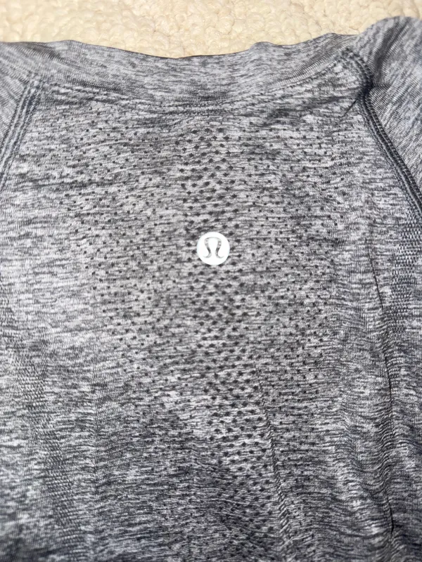 Lululemon Long Sleeve Swiftly Tech - Image 4