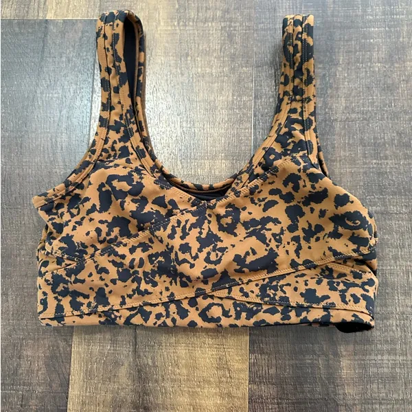 Varley Let's Move Kellam Sports Bra Size Large - Image 3