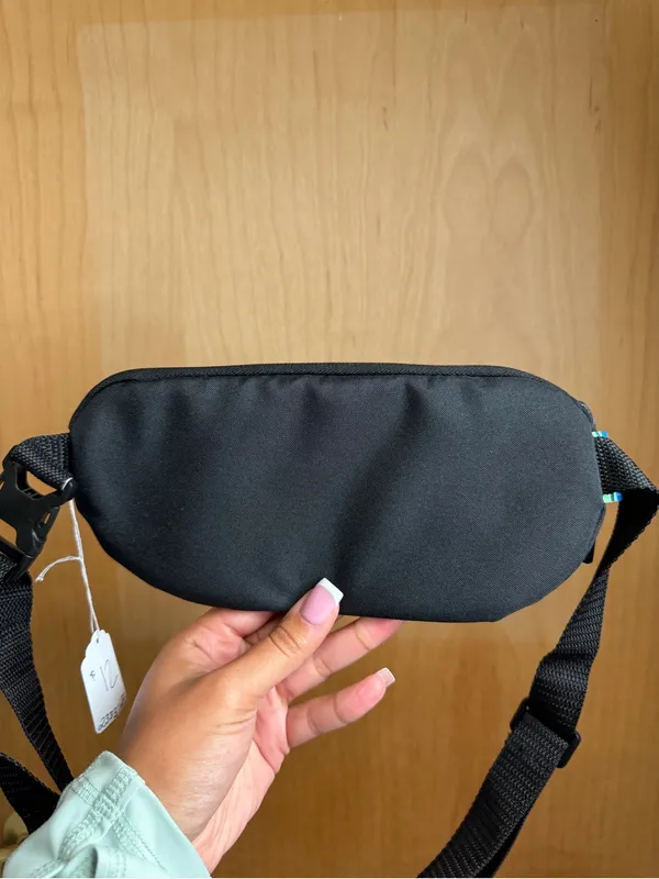 Therabody Black Adjustable Crossbody Sling Bag. - Image 3