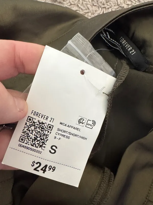 Forever 21 Olive Green Flared Shorts with Pockets / BB7 - Image 4