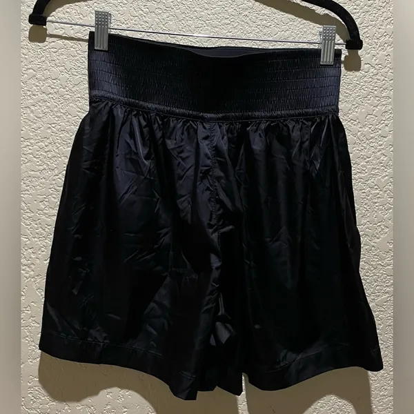 Lululemon NWT Stretch Satin Nylon Super High Rise 5” Black Shorts Size S - Image 7