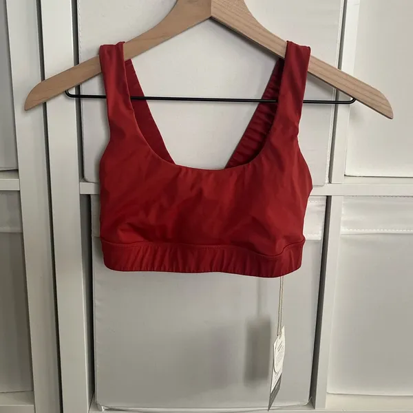 Vuori Stride Sports Bra in Poppy - Image 2