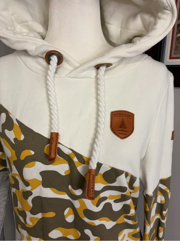 Wanakome Hoodie Camo White and green Women’s small Outdoor heavy pullover - Image 2