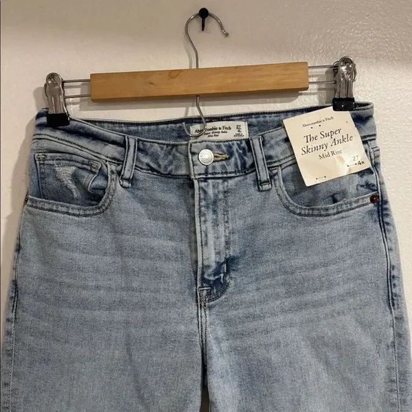 Abercrombie & Fitch Light blue The super Skinny Ankle Jeans NWT - Image 2