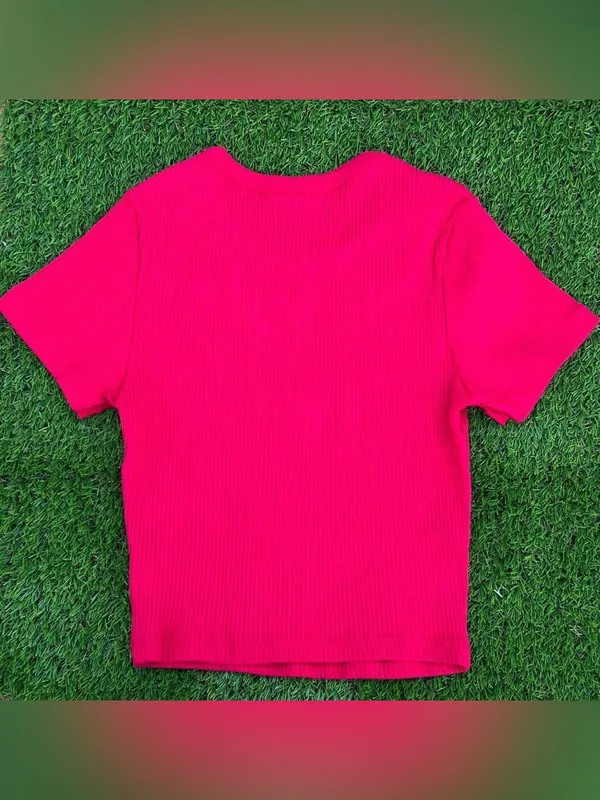 Hot pink Uniqlo ribbed tee. - Image 6