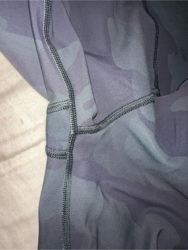Alo Yoga High-Waist Camo Vapor Leggings size S - Image 5