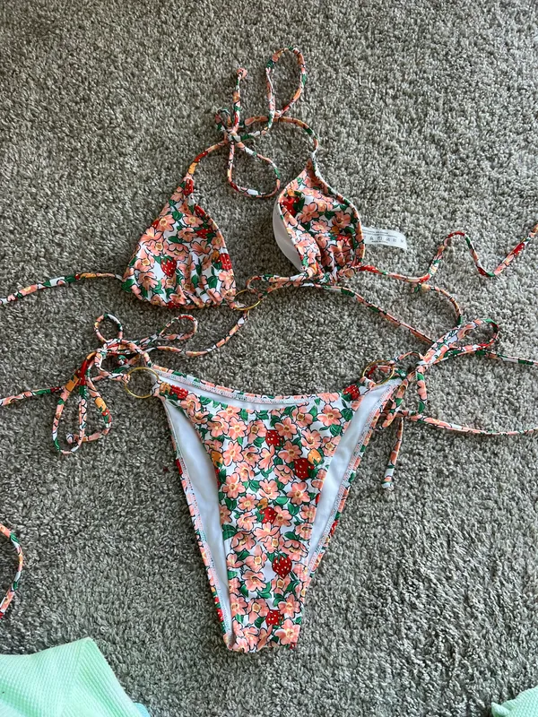 Bikini - Image 2