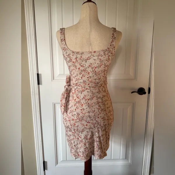 Wilfred Aritzia Only Mini Dress Pink Floral Square‎ Neck Side Tie Wrap Small - Image 4