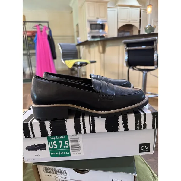 DV Dolce Vita Women's Crisp Lug Sole‎ Black Loafers Size 7.5 Penny Academia - Image 2